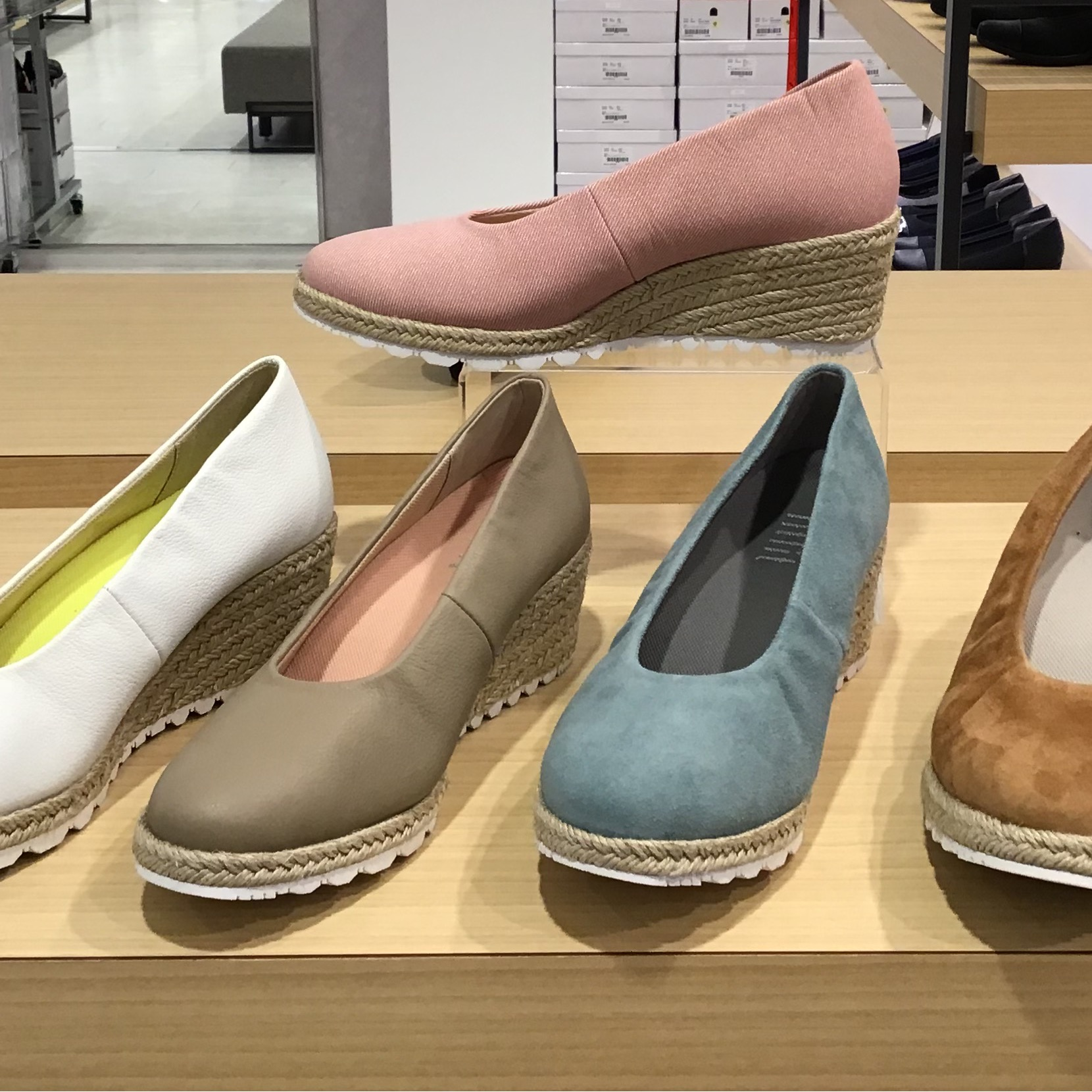 STEP Tokyo ベージュ ヒールシューズ ジュート巻きウェッジヒールが登場♪ | ショップブログ | 日吉