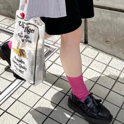 ハデハデカラーが可愛い注目アイテム☺︎‼︎　880円なんです！