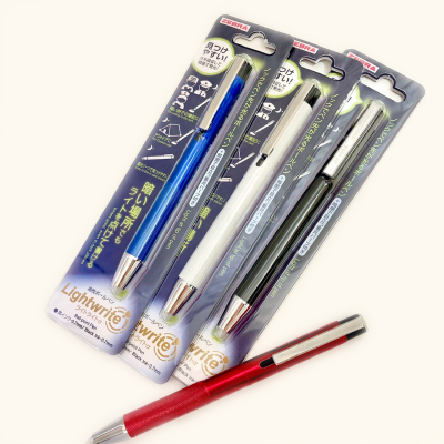 人気急上昇中！　光るボールペン🖋💡