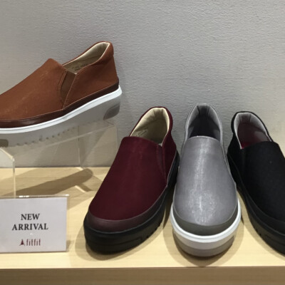 撥水加工のスリッポン！