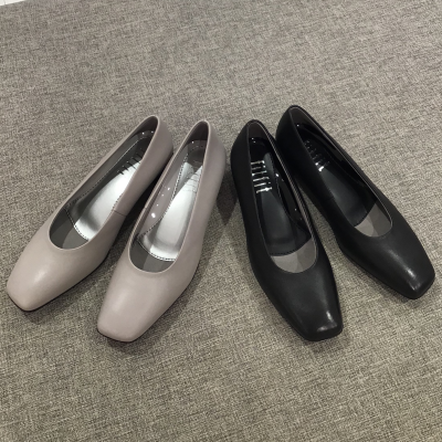 スクエアトゥのワンヒールパンプスの登場！