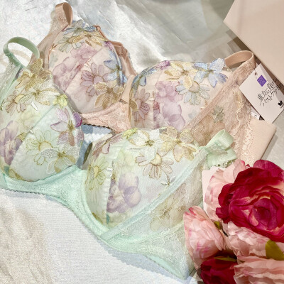 ケアブラ春カラー入荷しました🐇🌸💚
