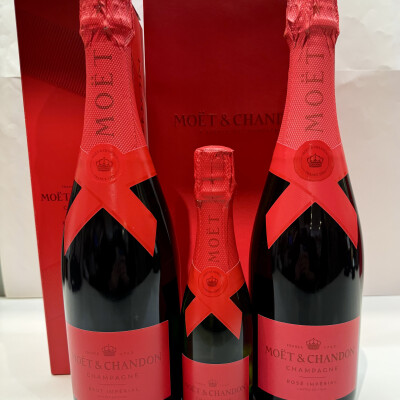 〈モエ ・エ・ シャンドン〉ホリデー限定商品のご案内