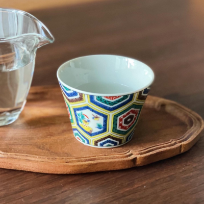 彩り鮮やか！九谷焼の杯