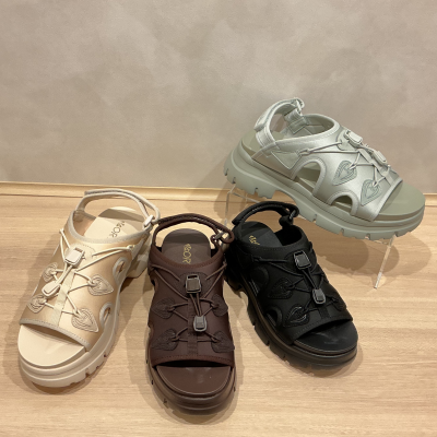 新作サンダルがお買い得に❗️